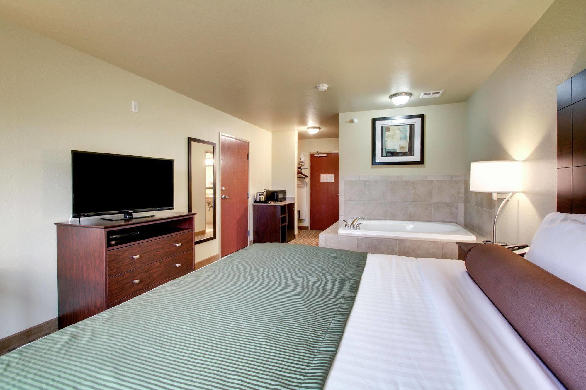Cobblestone Inn & Suites - Schuyler ภายนอก รูปภาพ
