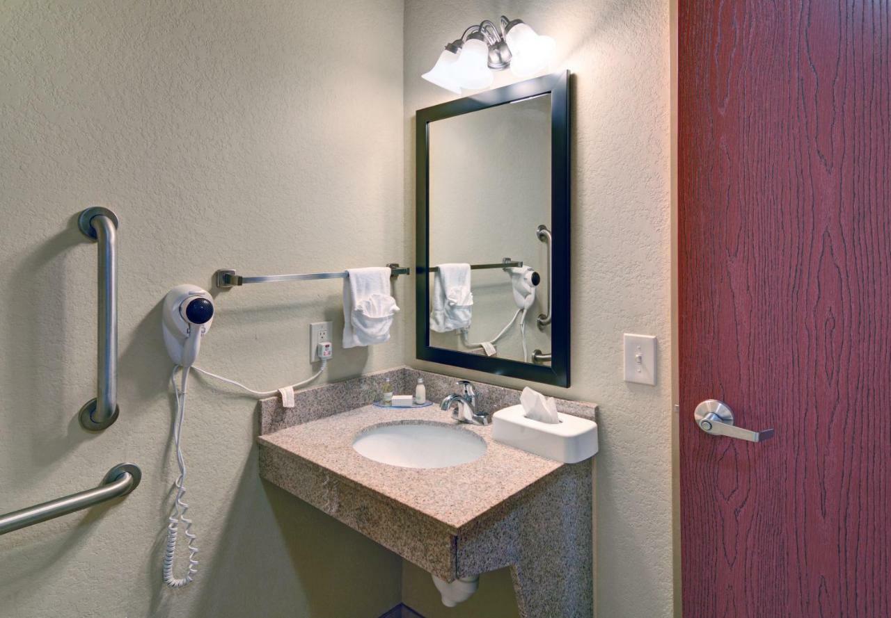 Cobblestone Inn & Suites - Schuyler ภายนอก รูปภาพ